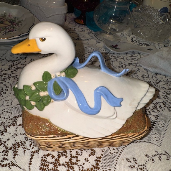 Vintage Blue Ribbon Ceramic Swan/goose Decorative Trinket Box 1987